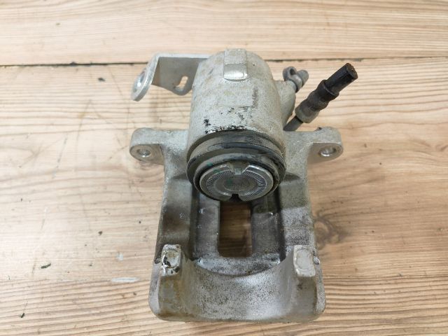 bontott VW BORA Bal hátsó Féknyereg Munkahengerrel