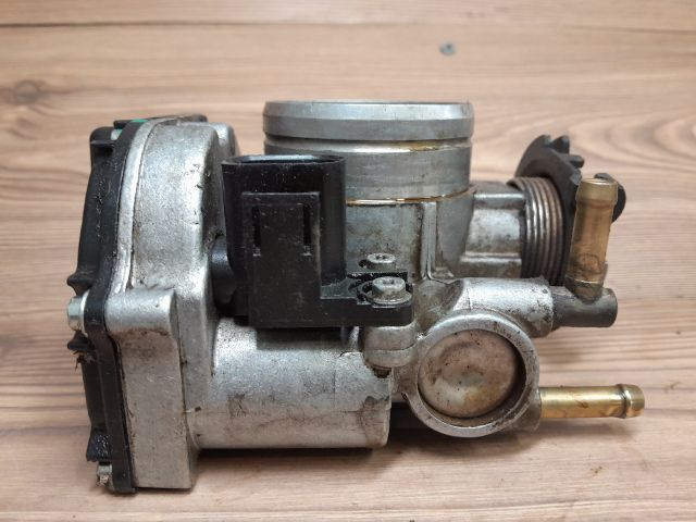 bontott VW BORA Fojtószelep (Mechanikus)