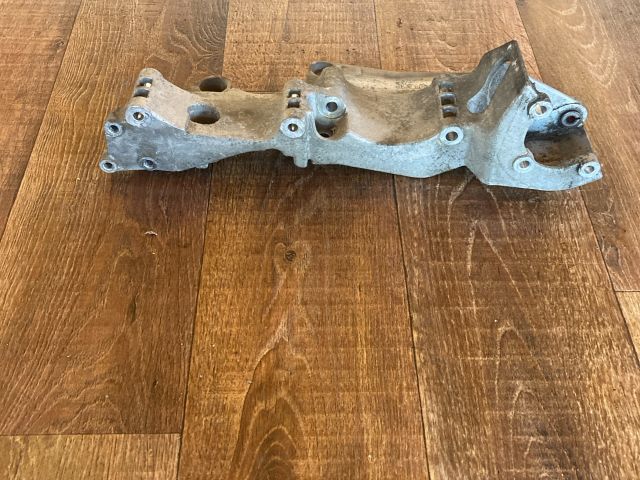 bontott VW BORA Generátor Tartó Bak