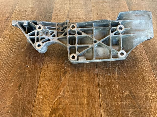 bontott VW BORA Generátor Tartó Bak