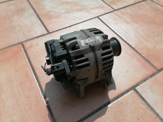 bontott VW BORA Generátor