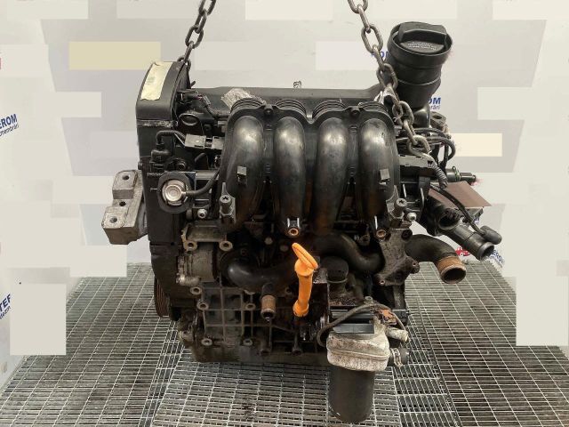 bontott VW BORA Motor (Fűzött blokk hengerfejjel)