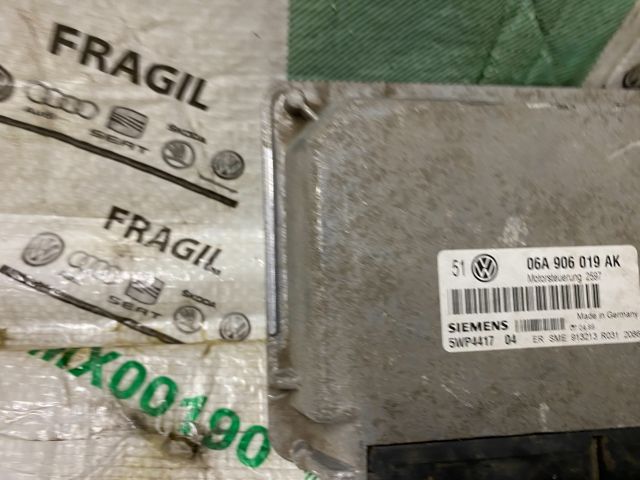 bontott VW BORA Motorvezérlő