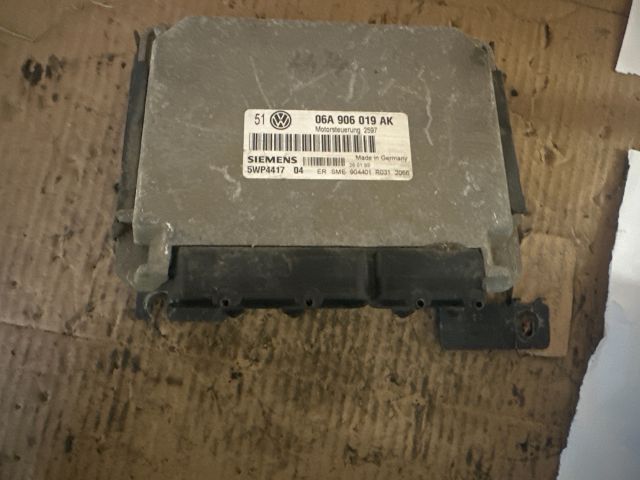 bontott VW BORA Motorvezérlő