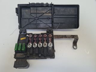 bontott VW BORA Biztosítéktábla Motortér