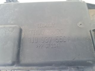 bontott VW BORA Biztosítéktábla Motortér