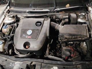 bontott VW BORA Motor (Fűzött blokk hengerfejjel)