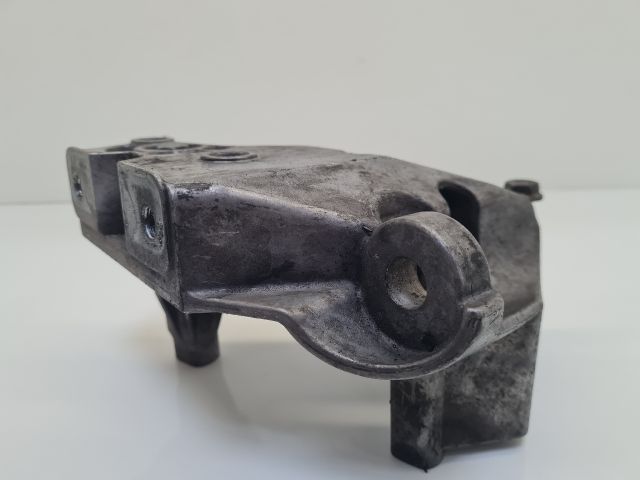 bontott VW BORA Motor Tartó Bak (Fém)