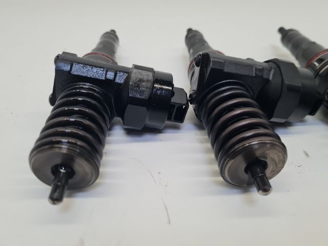 bontott VW BORA Porlasztó Sor / Híd