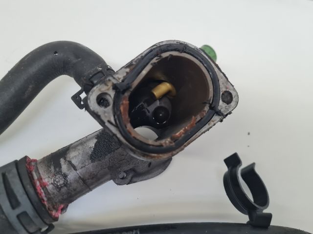 bontott VW BORA Termosztátház Csővel