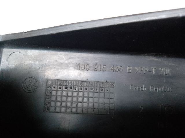 bontott VW BORA Akkumulátor Fedél