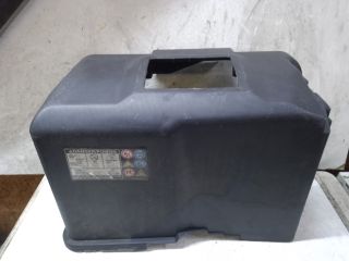 bontott VW BORA Akkumulátor Fedél