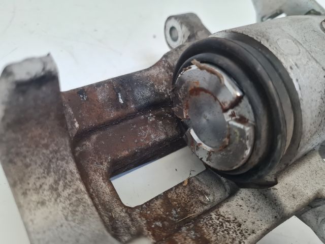 bontott VW BORA Bal hátsó Féknyereg Munkahengerrel