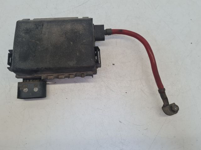 bontott VW BORA Biztosítéktábla Motortér