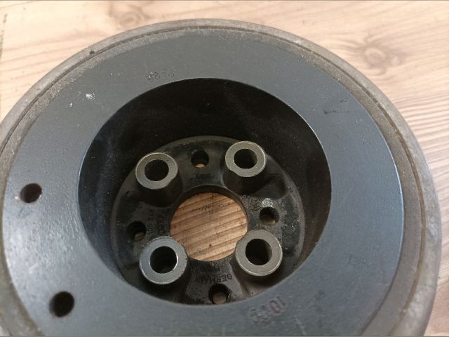 bontott VW BORA Főtengely Szíjtárcsa