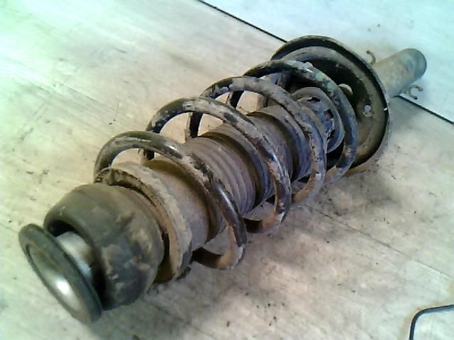 bontott VW BORA Jobb első Gólyaláb (Lengécsillapító, Rugó)