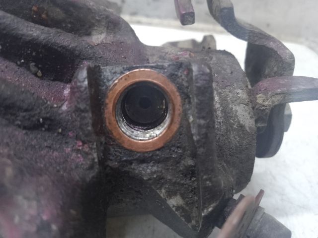 bontott VW BORA Jobb hátsó Féknyereg Munkahengerrel