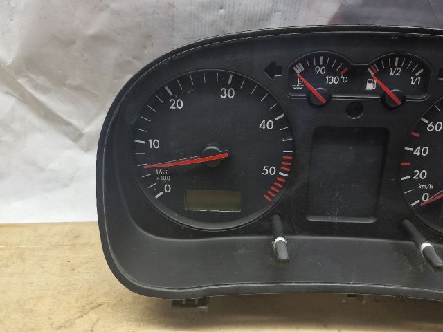 bontott VW BORA Kilométeróra