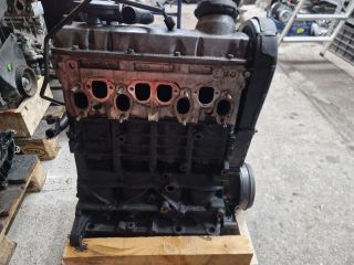 bontott VW BORA Motor (Fűzött blokk hengerfejjel)