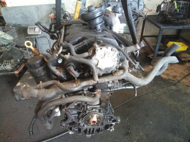 bontott VW BORA Motor (Fűzött blokk hengerfejjel)