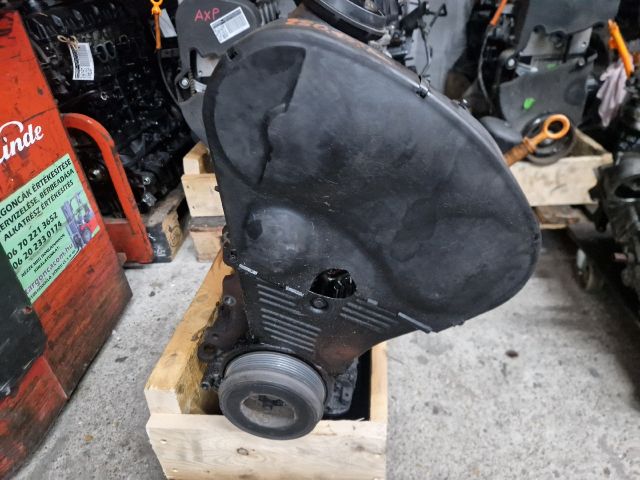 bontott VW BORA Motor (Fűzött blokk hengerfejjel)