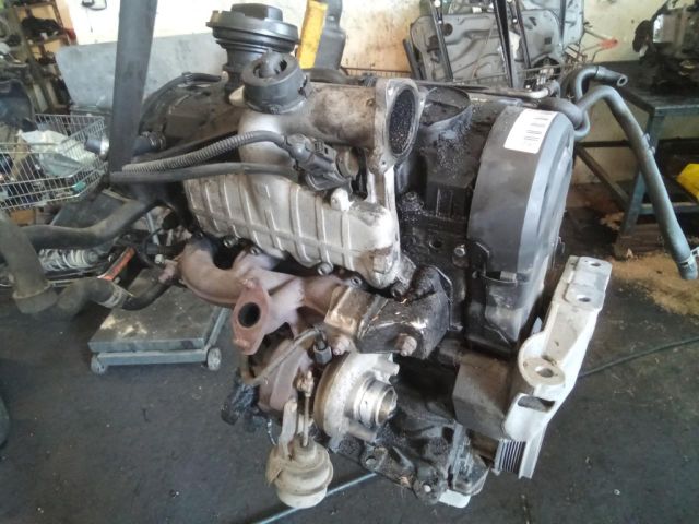 bontott VW BORA Motor (Fűzött blokk hengerfejjel)