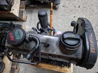 bontott VW BORA Motor (Fűzött blokk hengerfejjel)