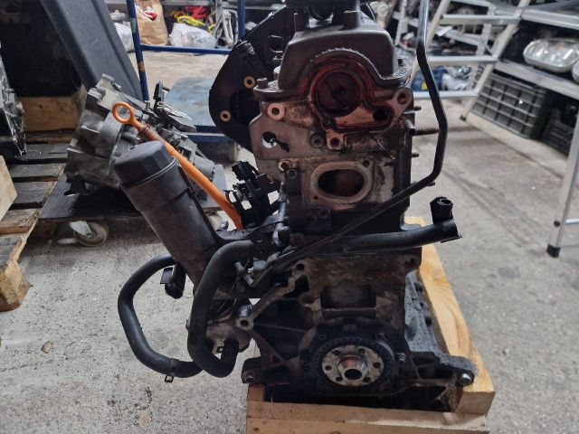 bontott VW BORA Motor (Fűzött blokk hengerfejjel)