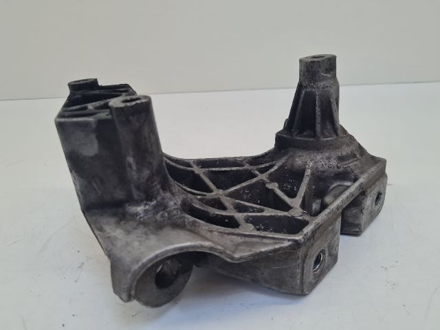 bontott VW BORA Motor Tartó Bak (Fém)