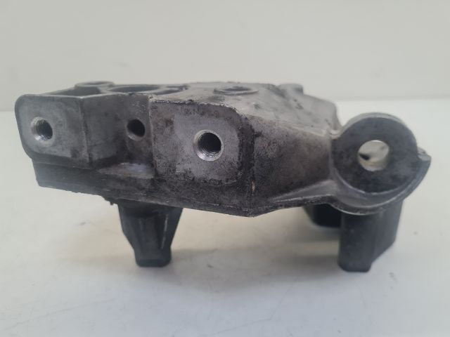 bontott VW BORA Motor Tartó Bak (Fém)