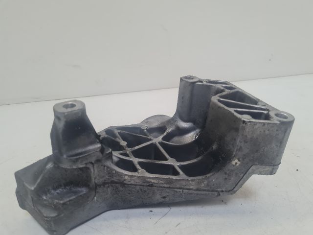 bontott VW BORA Motor Tartó Bak (Fém)