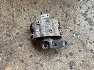 bontott VW BORA Motor Tartó Bak (Pozíciófüggetlen)