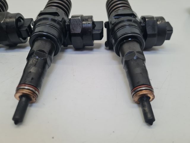 bontott VW BORA Porlasztó Sor / Híd