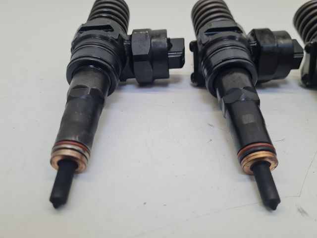 bontott VW BORA Porlasztó Sor / Híd