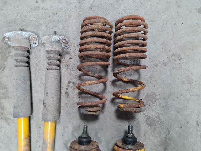 bontott VW BORA Ültetőrugó Szett
