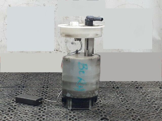 bontott VW BORA Üzemanyag Szivattyú