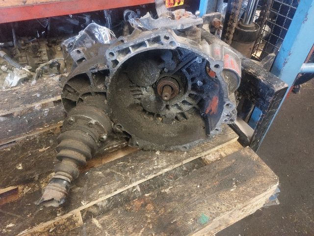 bontott VW BORA Váltó (Mechanikus)