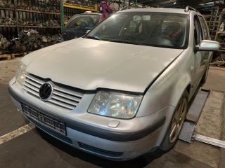 bontott VW BORA Motor (Fűzött blokk hengerfejjel)