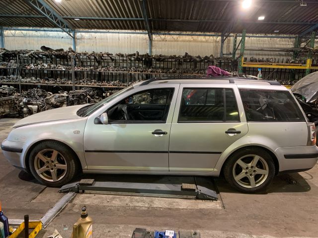 bontott VW BORA Motor (Fűzött blokk hengerfejjel)