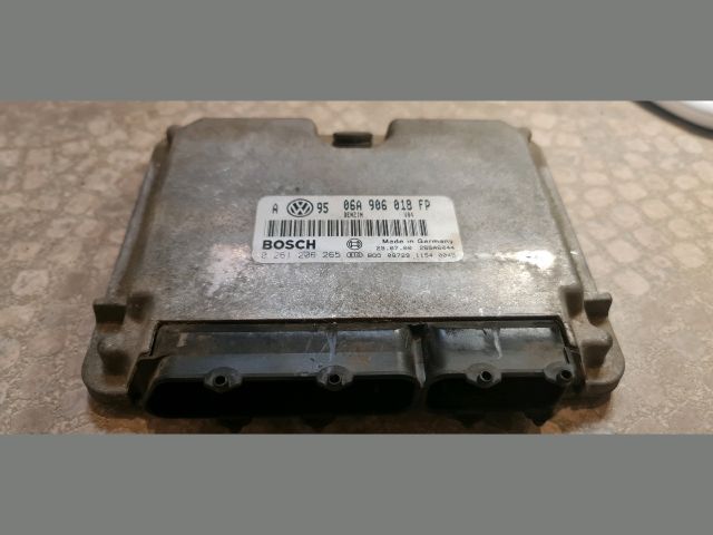 bontott VW BORA Motorvezérlő