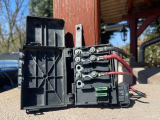 bontott VW BORA Biztosítéktábla Motortér