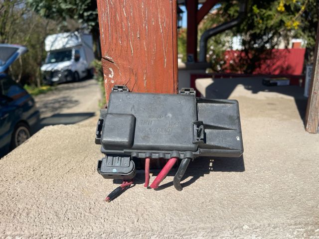 bontott VW BORA Biztosítéktábla Motortér