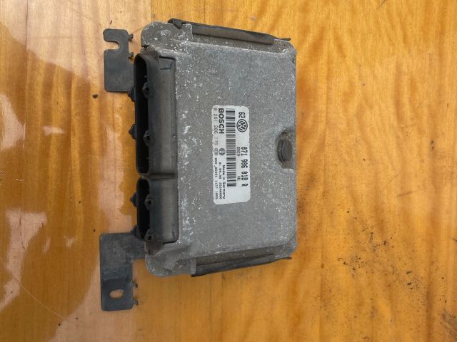 bontott VW BORA Motorvezérlő