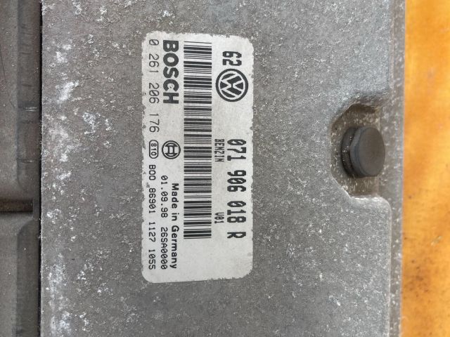 bontott VW BORA Motorvezérlő