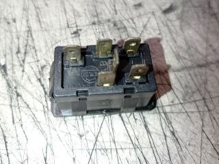 bontott VW BORA Ablakemelő Kapcsoló (Pozíciófüggetlen)