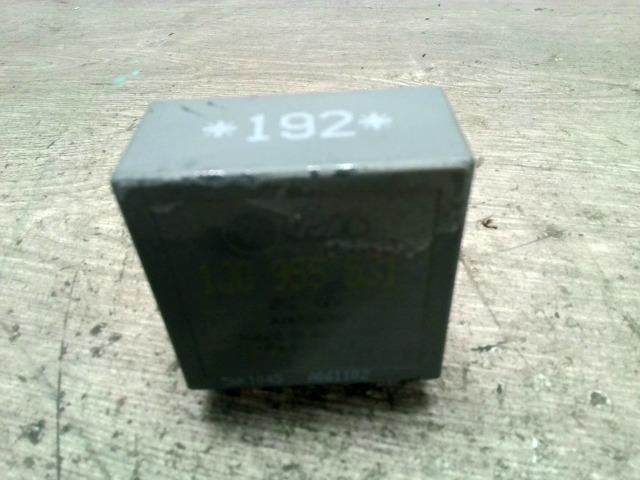 bontott VW BORA Ablaktörlő Relé