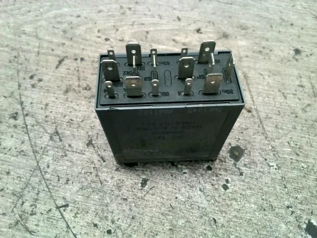 bontott VW BORA Ablaktörlő Relé