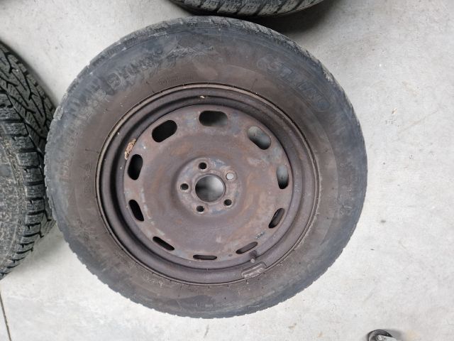 bontott VW BORA Acélfelni Szett Gumival