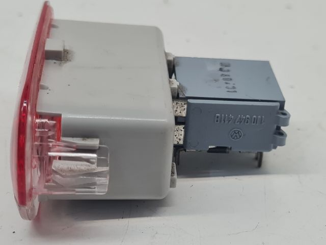 bontott VW BORA Ajtó Kárpit Világítás