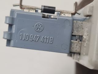 bontott VW BORA Ajtó Kárpit Világítás